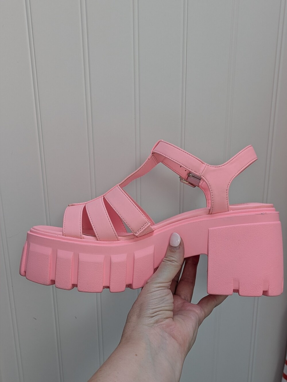 Madden Girl Galexia Strappy Platform Fisherman Sandal in Paris Pink - Picture 8 of 13